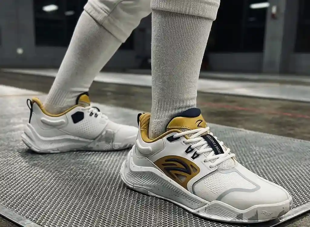 Azza 15/14 fencing shoes Falcon edition