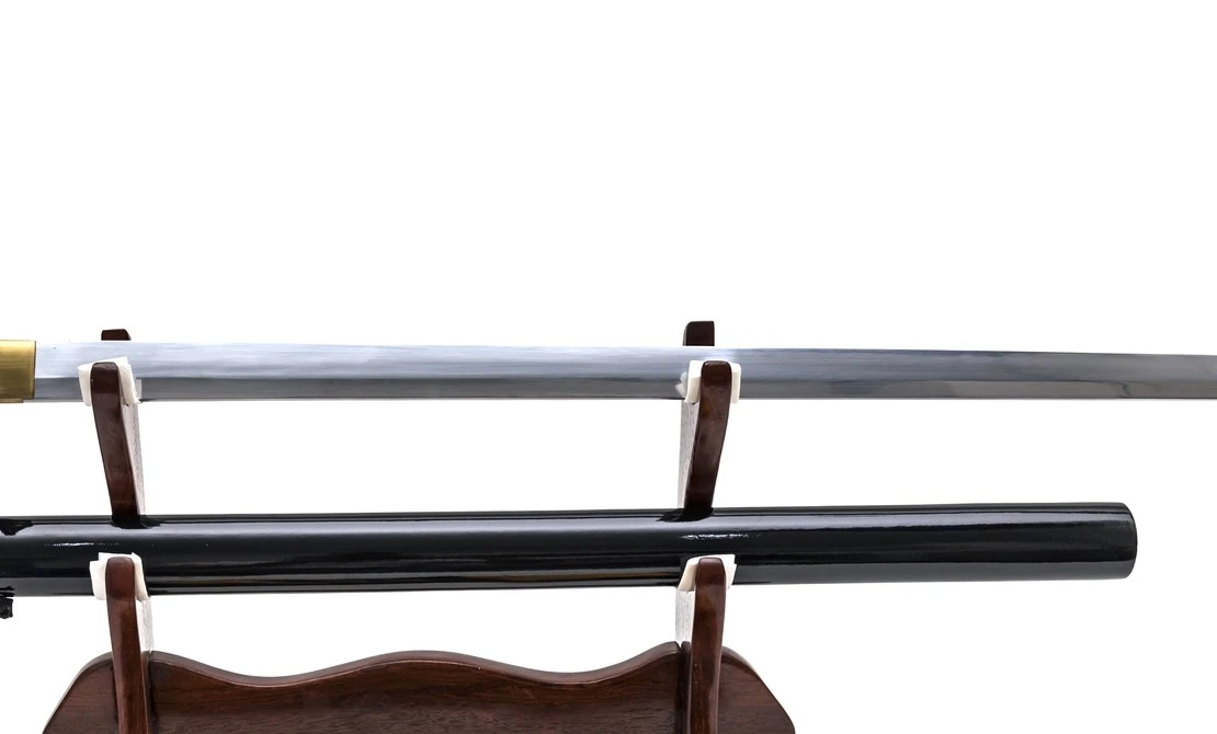 The blade of a katana made of 1060 carbon steel